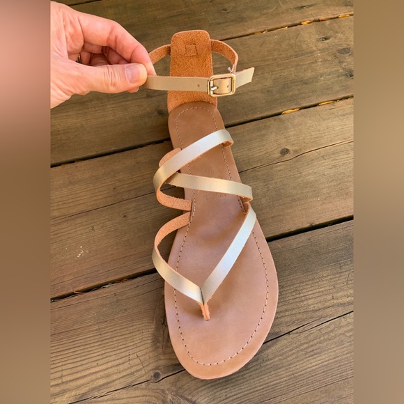 Joe Fresh Sandals - Picture 3 of 5